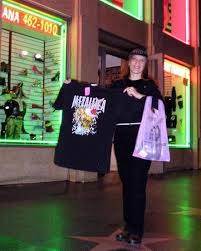 Me Wit A Cool Vintage Metallica Shirt Millenium I Bought It In Iguana Vintage Clothing Shop On Ho Vintage Clothes Shop Vintage Outfits Shopping Outfit