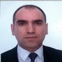 Daha sonra televizyon kanalının düzenlediği yetenek yarışmasına katılarak birinci oldu. Profil Dergipark