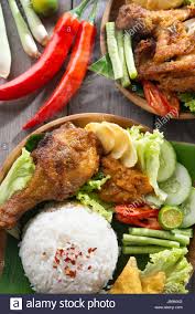 I try nasi steam ayam. Beliebte Indonesischen Spezialitaten Nasi Ayam Penyet Indonesisch Gebraten Huhn Mit Reis Frisch Heiss Mit Dampf Rauch Stockfotografie Alamy