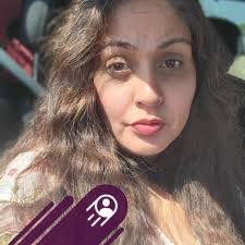 Deborah Sandman's Instagram, Twitter & Facebook