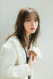 アンニュイ抜け感レイヤースタイル 銀座の美容室ドライブ フォーガーデン drive for garden スタイリスト一番合戦 彩のヘアスタイル 髪型 ヘアカタログ lala ララ ミディアム ヘア 黒髪 髪型 ヘアスタイル