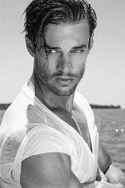 If you got long hair then this one is a perfect hippie hairstyle for you. 37 Best Hipster Haircuts To Be Unique In 2021
