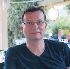 UNIvERSItätS ZEITUNG