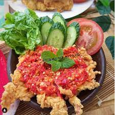 Hal ini membuat netizen resah karena menyalahi 'pakem' ayam geprek yang utama. Hot 5 Resep Ayam Geprek Spesial Bisa Untuk Jualan