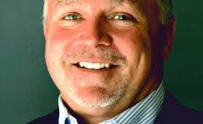 Carolyn Spooner's Instagram, Twitter & Facebook