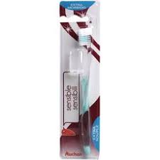 Le peigne + brosse bébé de beaba ont une forme ergonomique pour une meilleure préhension. Auchan Auchan Brosse A Dents Sensibles Extra Souple X1 1 Brosse Pas Cher A Prix Auchan