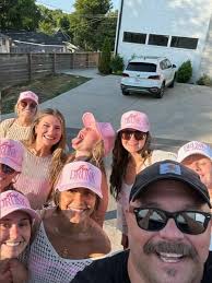 visiting nashville? you'll need a bestie