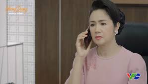 Hướng dương ngược nắng là một bộ phim truyền hình được thực hiện bởi trung tâm sản xuất phim truyền hình việt nam, đài truyền hình việt nam do nsưt vũ trường khoa làm đạo diễn. 4nxwwelyv6lkm