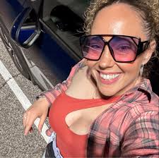 Are there weeknight softball leagues in Easton or nearby?