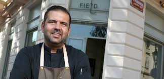 Šéfkuchař a spolumajitel luxusní pražské restaurace field radek kašpárek (37) v únoru 2020 usedl v porotě gastronomické soutěže masterchef česko. Tyden Cz Naucme Se Jidlem Bavit Rika Michelinsky Kuchar Kasparek