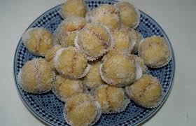Boules Coco Marocaine Ou Gateau Richbond Ou Meme Boules De Neige Du Fait De Leur Forme Arrondie Et La N Boules Coco Recette Marocaine Recette Gateau Marocain