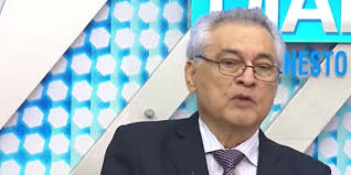 Melara recibe premio por...