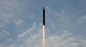 Coreea de Nord pregătește lansarea unei rachete sau a unui satelit ...