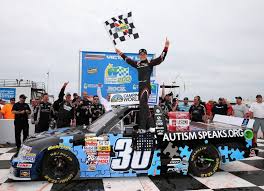 Sila refresh browser sekiranya mengalami sebarang gangguan. Larson Withstands Logano Challenge To Win Rockingham The Spokesman Review