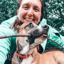 Melinda Kinnear's Instagram, Twitter & Facebook