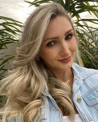 Mary Sant Ana Penteados