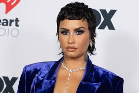 Descubre más de 214 1 en aliexpress.com. Demi Lovato Cuenta Como Descubrio Que Era De Genero No Binario