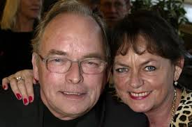 Mindre end et år efter Peter Bellis død: Nu er June gået bort