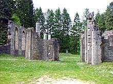 L'emplacement des maisons, fermes, école, mairie est soigneusement conservé, dans la forêt meusienne. Villages Francais Detruits Durant La Premiere Guerre Mondiale Wikipedia
