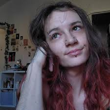 Anyone should try play this. It's like a thriller and creepy type of  stardew valley. It's called the Graveyard Keeper. 💯🔥