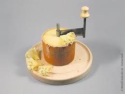 Original Girolle Cheese Knife To Form Rosettes Of Tete De Moine With A Maple Wood Base Hausgemachter Kase Lebensmittel Essen Backideen