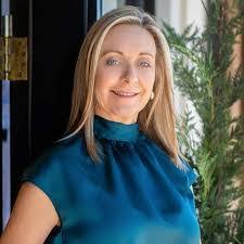 Jennifer Andrews's Instagram, Twitter & Facebook