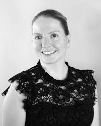 Tracy Halsey's Instagram, Twitter & Facebook