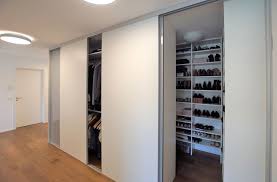 Massgefertigter Einbauschrank Mit Integriertem Schuhschrank Einbauschrank Schuhschrank Schrank