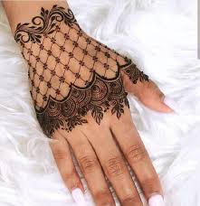 51 Fascinating Karwa Chauth Mehndi Designs For Newlywed Brides In 2020 Mehndi Designs For Hands Latest Mehndi Designs Mehndi Designs
