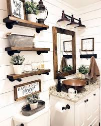64 Lovely Bathroom Decor Ideas With Farmhouse Style Bauernhaus Badezimmer Kleines Bad Dekorieren Rustikale Bader