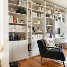 Découvre notre vaste gamme de bibliothèques et d'étagères pour ranger tes livres et autres bibelots. Avant Apres Decorer Une Bibliotheque Pierre Papier Ciseaux
