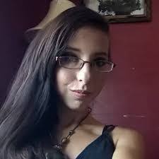 Della Bates's Instagram, Twitter & Facebook