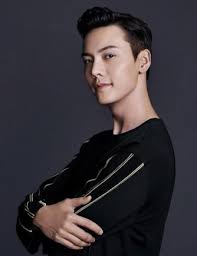 Idol producer season 3 , also known as youth with you 2 (青春有你2), is an idol survival show broadcast by iqiyi in 2020. æ¸¯æ˜Ÿé™³å‰éœ†åˆå‚³æ–°æˆ€æƒ… ä¸æ˜¯ç†±å·´ è€Œæ˜¯å¦æœ‰å…¶äºº æ¯æ—¥é ­æ¢