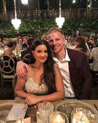 The Bachelor Alum Catherine Giudici Has Some Sound Advice For Colton Underwood Given She S Married To Sean Lowe T Colton Underwood Celebrity Couples Bachelor