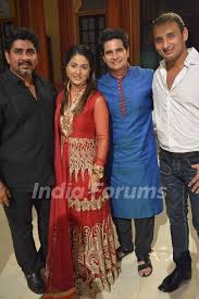 Rajan Shahi Hina Khana And Karan Mehra At Yeh Rishta Kya Kehlata Hai 7 Years Celebration Media In 2020 Bollywood Girls Celebrities Female Bollywood Actors