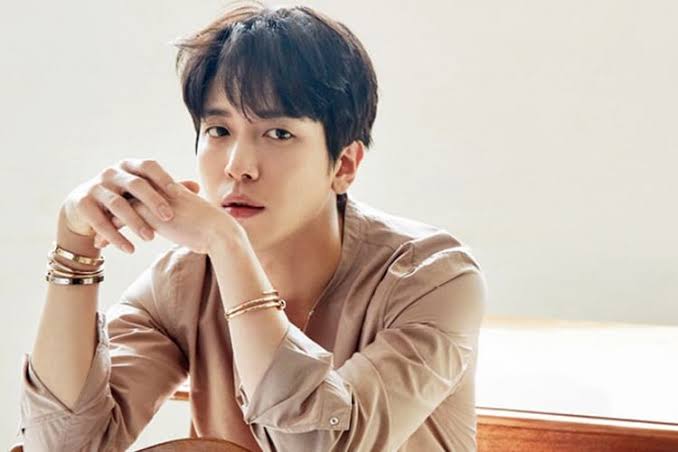 Hasil gambar untuk jung yong hwa"