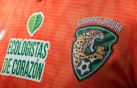 Gespielt wird im 1982 für 6.000 zuschauer gebauten estadio víctor manuel reyna, das 2002 ausgebaut wurde und mittlerweile mehr als 25.000. Camiseta Naranja Charly De Los Jaguares De Chiapas 2016 2017