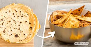 Tip tortilla chips on to a baking tray, pour over salsa and scatter over a few sliced spring onions. Nachos Selber Machen Einfaches Rezept Viel Besser Als Gekauft