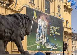 Hier ist wieder „antenne aktuell, euer jugendsender. Ribery Theatinerkirche Fotos Imago