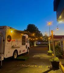 El Viejón Taquería y Mariscos food truck — Mexican restaurant food truck in Vancouver, Washington