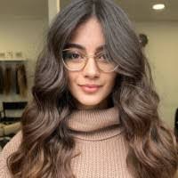 Anna Halgas's Instagram, Twitter & Facebook