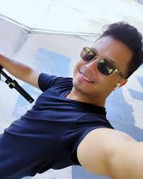 David Deere's Instagram, Twitter & Facebook