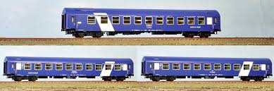 Din cate inteleg eu de pe site, la vagon de dormit esti singur, la cuseta sunt mai multi. Set Vagoane Calatori Tillig 501846