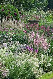 Border Gardening How To Plant A Herbaceous Perennial Border Beautiful Gardens Herbaceous Perennials Cottage Garden