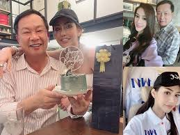 สำหรับ บุษญา ตั้งภากรณ์ หรือ เบล อายุ 30 ปี ลูกสาว พ.ต.ท.บรรยิน ตั้งภากรณ์ อดีตรัฐมนตรีช่วยว่าการกระทรวงพาณิชย์ และส.ส. If3tbchmzdl 5m