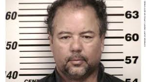 Ariel Castro, el hombre de Ohio acusado del secuestro de tres mujeres  durante casi una década, se declaró no culpable la mañana de este miércoles  en una corte de Cleveland. ¿Qué opinas?