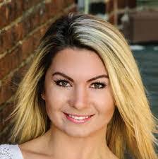 Shelly Poling's Instagram, Twitter & Facebook