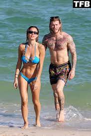 Diletta Leotta & Loris Karius Enjoy a Day on the Beach in Miami (54 Photos)  