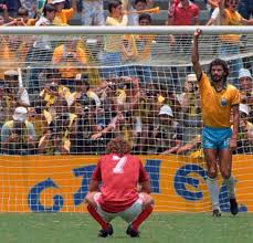 La mejor selección de todos los tiempos brasil del 82 de tele santana en el mundial de españa. As Historia Na Twitteru Socrates Celebra Su Gol A La Seleccion De Polonia En El Mundial De Mexico 86 El Doctor Apodo Recibido Por Su Licenciatura En Medicina Fue El Capitan