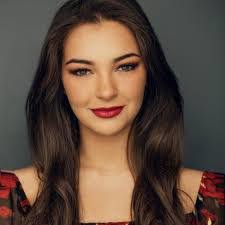 Kaitlyn Sumner's Instagram, Twitter & Facebook